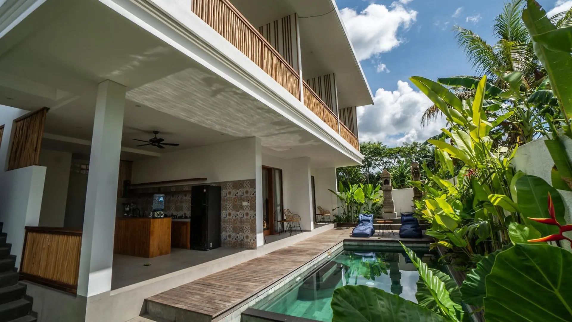 Kemari Ubud 0*,